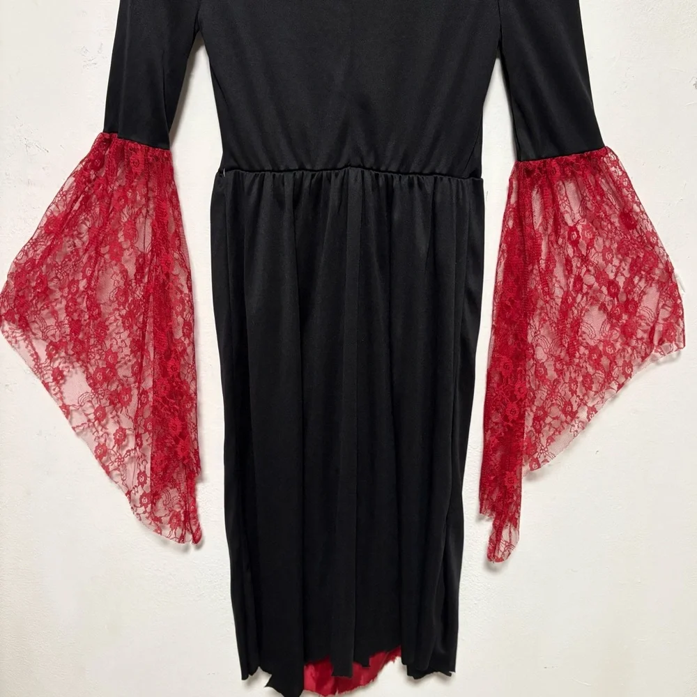 WAY to CELEBRATE Vampire Costume Girl
